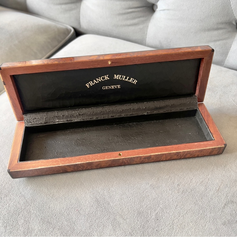 FRANCK MULLER Brown Wooden Watch Box

10.75x3.25x1.5 inches